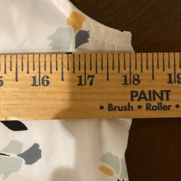 Ladies Size XS Loft Sleeveless Peep Eye Sheer Blouse - Picture 16 of 16